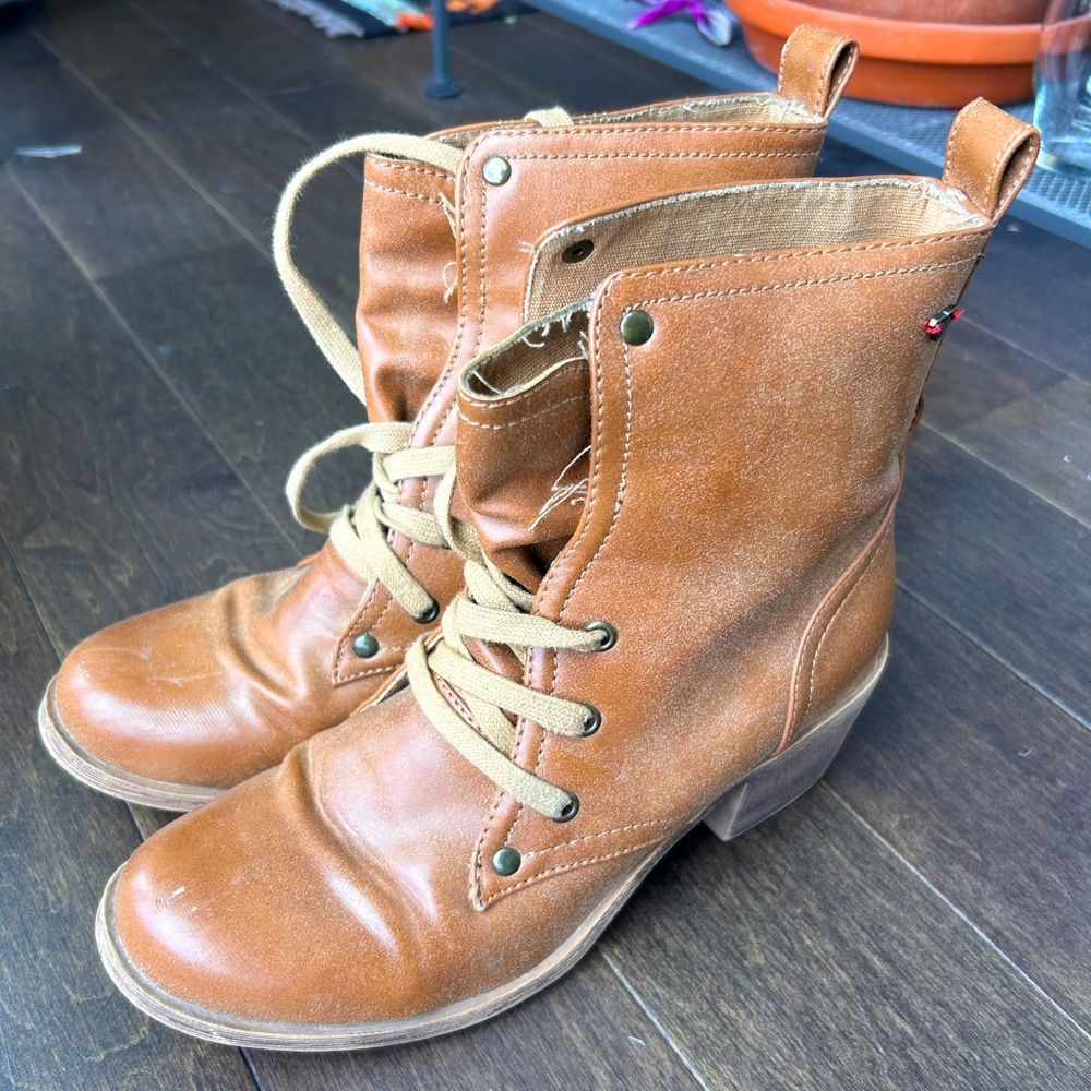 Vintage Roxy Tan Leather Booties - Picture 2 of 6
